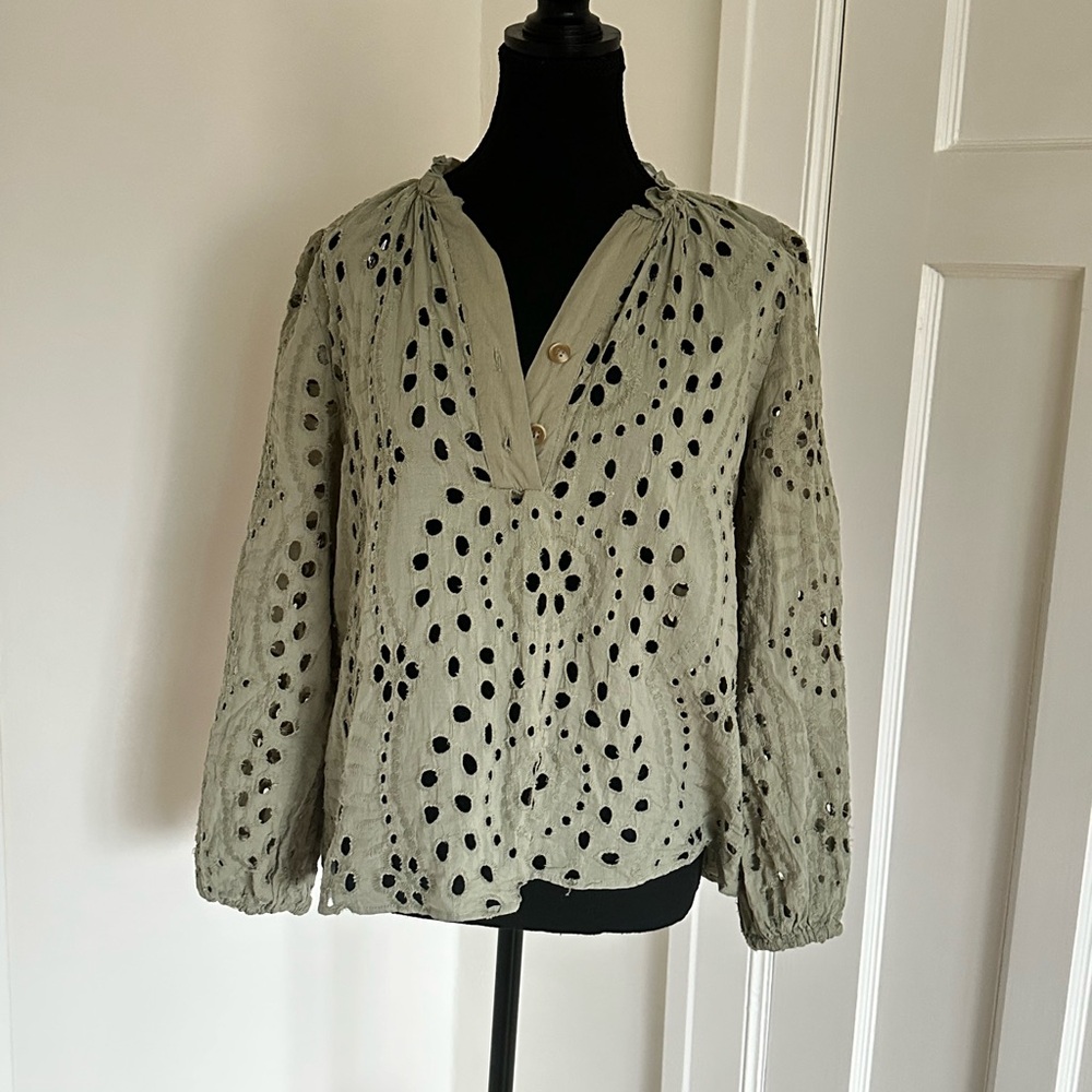 Fun Liv Los Angeles Eyelet Women's Blouse in Sage Green